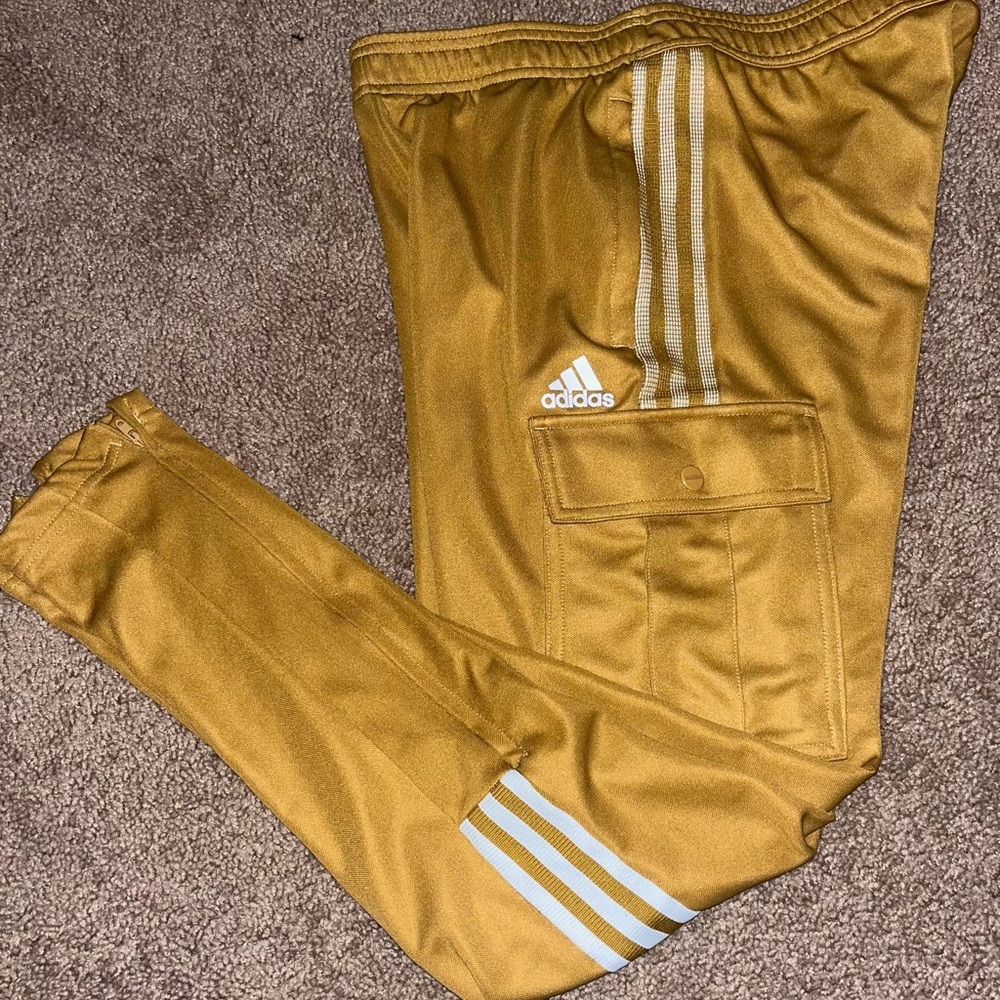 Adidas joggers  … ankle zipper